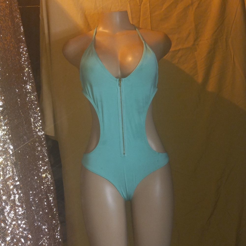 Bathing suit